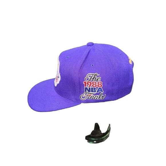 Los Angeles Lakers 80’s Back to Back Champs SnapBack Hat - Picture 2 of 7
